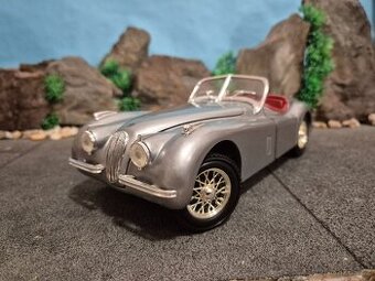 Prodam model 1:18 Jaguar XK 120
