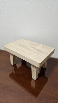 Hezký nový dřevěný stoleček  30x20x 16cm-