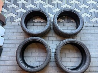 Zimní pneu Kumho WinterCraft 255/40 R21