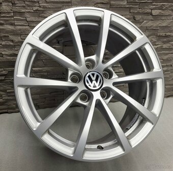 17" Originál Audi A6 5x112 VW Škoda Seat