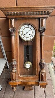 Starožitné nástěnné hodiny