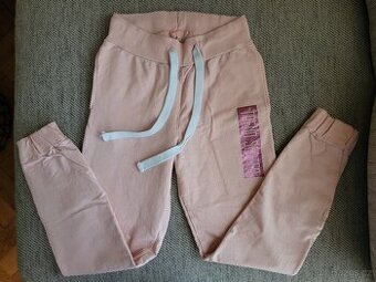 Nové dívčí tepláky Trend Setter zn. Winkiki, vel. 152-158