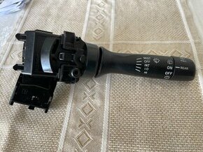 Páčka stěračů Toyota Yaris 2