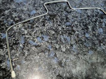 Struna na korpus dortu