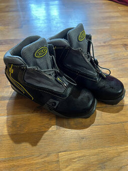 Dětské boty na běžky NNN 35