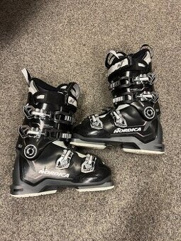 Dámské lyžáky Nordica Speed Machine - vel. 38