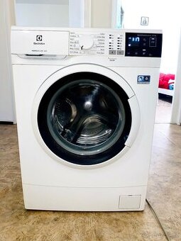 Pračka Electrolux