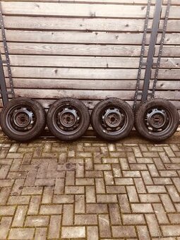 14 " plechový disk 4x100 6Jx14H2 ET43, zimní pneu 185/55/14