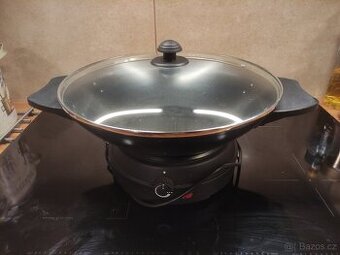 Elektrická pánev wok