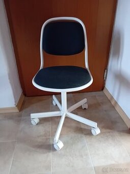 Dvě dětské otočné židle ÖRFJÄLL