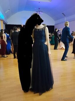 Nádherné plesové / maturitní šaty