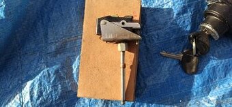 PRODÁM NA TATRA 613 SPÍNAČKU ,TERMOSTAT