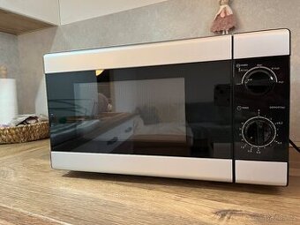 Mikrovlnná trouba za odvoz