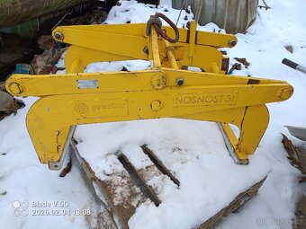 Kleště na betonové lego bloky