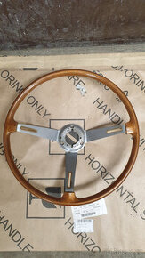 Dreveny volant Alfa Romeo Spider