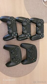 Prodám sadu herních ovladačů – PS4 + Nintendo Switch