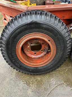 Pneu 8,25-15 DNEPROSHINA