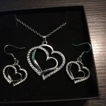 Srdíčka velká s kamínky zirconu