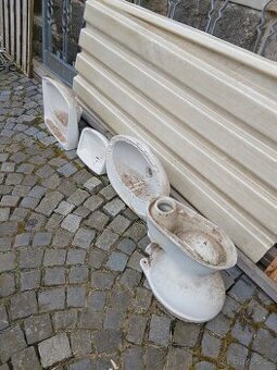 Umyvadlo a zachodová mísa