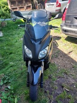 Yamaha X-Max 125