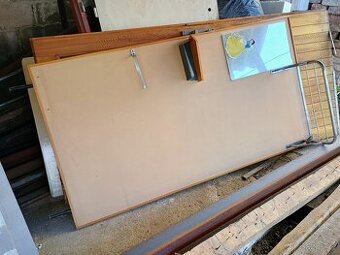 Retro věšáková stěna