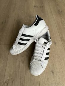 Adidas Superstar 42 3/4 nošené