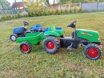 Šlapací traktor s vlečkou