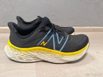 Pánské běžecké boty New Balance Fresh Foam More v4 - 44,5