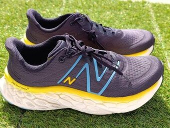 Pánské běžecké boty New Balance Fresh Foam More v4 - 44,5