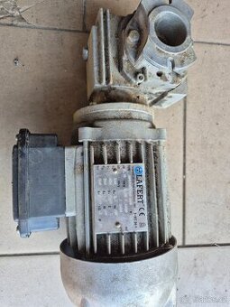 Elektro motor s převodovkou