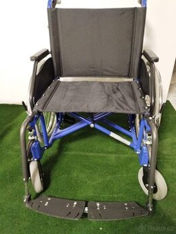 Mechanicky nadrozměrný invalidní vozík v záruce