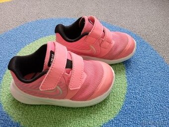 Prodám růžové botičky Nike