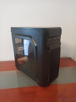 PC skříň zalman s RGB ventilátory a vypalovačkou