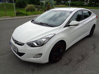 HYUNDAI ELANTRA 1.6i KOUPENO ČR,1.MAJITEL