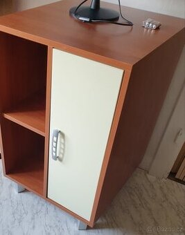 Prodávám sestavu skříní
