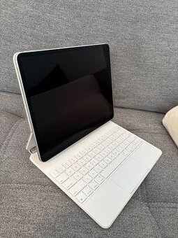 iPad Pro 12.9, M1, 1tb, 97% baterie + magic keyboard