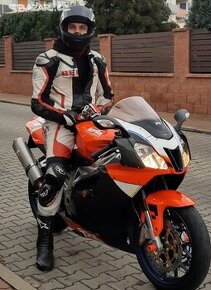 Aprillia RSV-1000 R