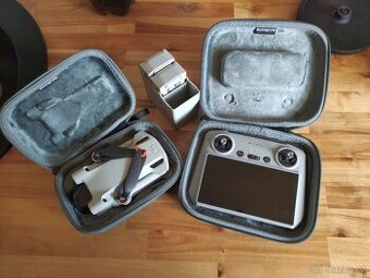 DJI mini 3 pro - tři baterie, nabíjecí hub