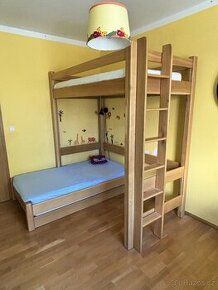 Postel patrová dřevěná (z masivu)