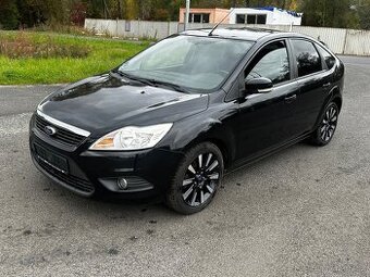 Ford Focus 1.6i 85kw,r.2009, serviska, nová STK