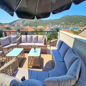 CHORVATSKO: 6kk Úchvatný dům s výhledem na moře v Trogiru/Ci