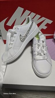 Nike court royale 2 nn  38,5eu