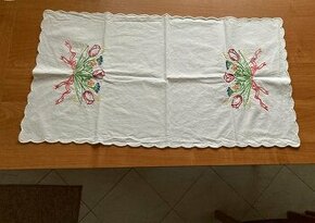 Vyšívané dečky a ubrusy