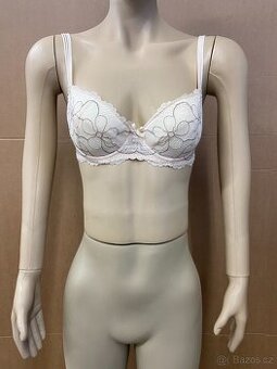 Dámské spodní prádlo a silonky - likvidační ceny