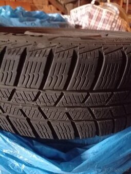 Zimní pneumatiky na plechových discích