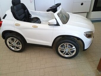 Dětské elektrické auto