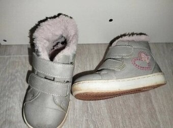 Zimní kotníkové boty 23