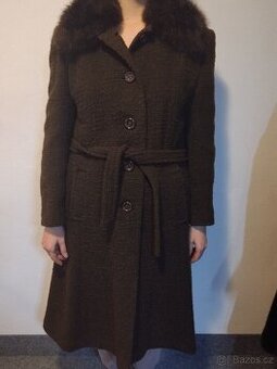 Elegantní vintage kabát OT Prostějov – výborný stav