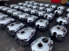 Chromované nádrže