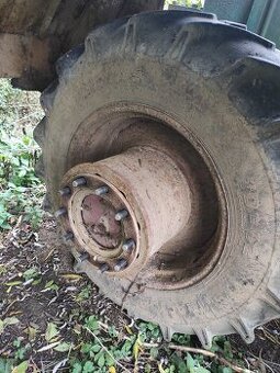 Škoda ŠT 180 mezikus na dvojmontáž